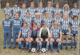 Svenska mästarna 1982! Övre raden fr.v Dan Corneliusson, Thomas Hansson, Stig Fredriksson, Torbjörn Nilsson, Conny Karlsson, Glenn Strömberg, Glenn Hysén, Thomas Karlsson, Ruben Svensson. Mellanraden fr.v tränarna Gunder Bengtsson och Sven-Göran